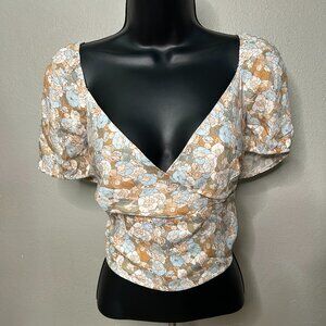Guess floral print top. Size L.